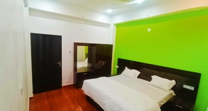 Vardhans vila and palace Room Type - Deluxe Room with Balcony