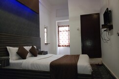 Hotel Esquire, Ahmedabad