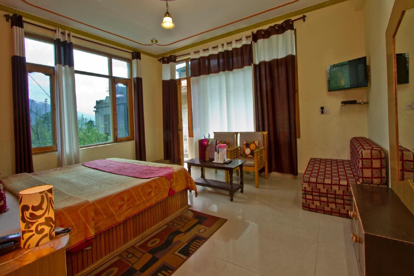 Hotel Peak view - Tap to explore photos