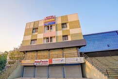 FabHotel Wagholi Inn