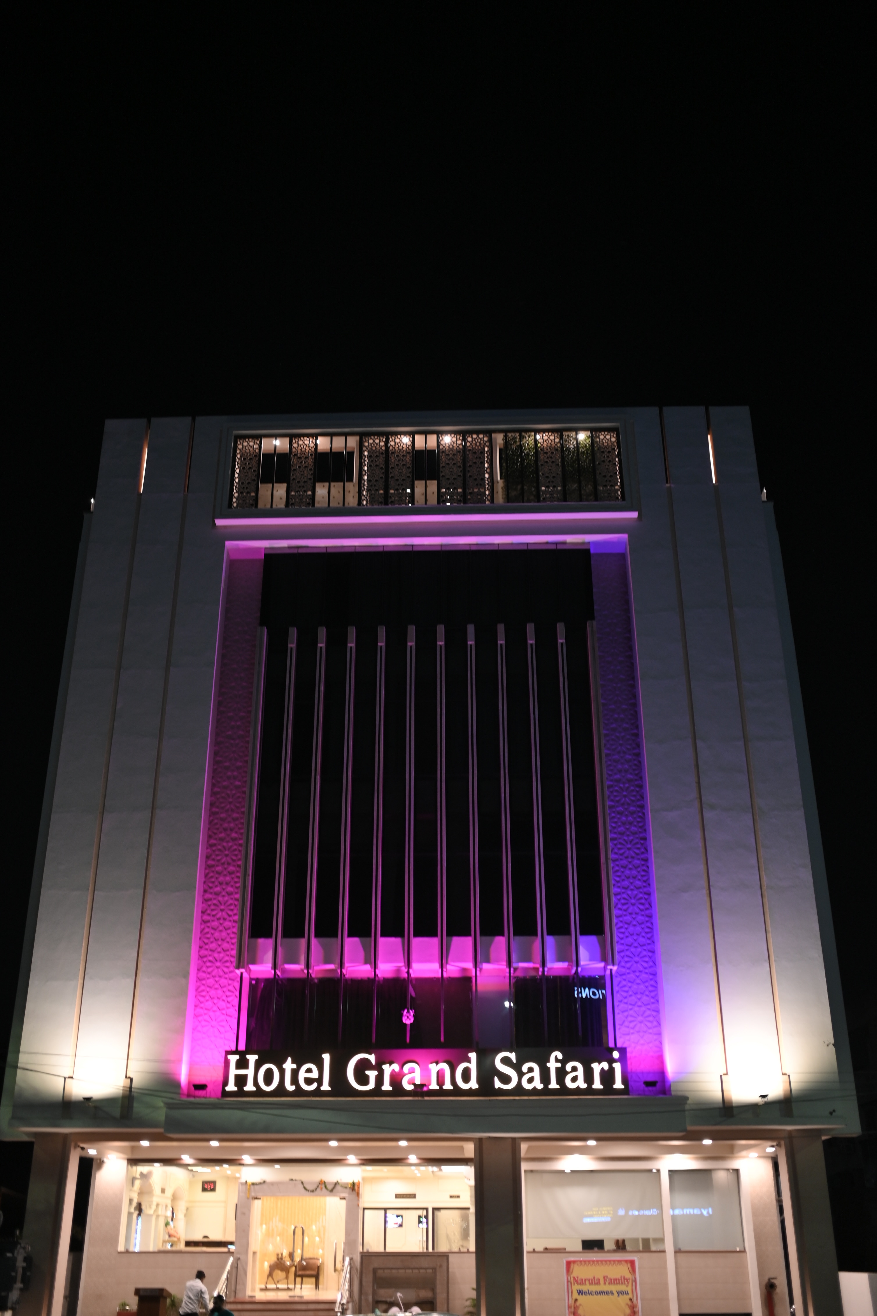 Hotel Grand Safari - Tap to explore photos