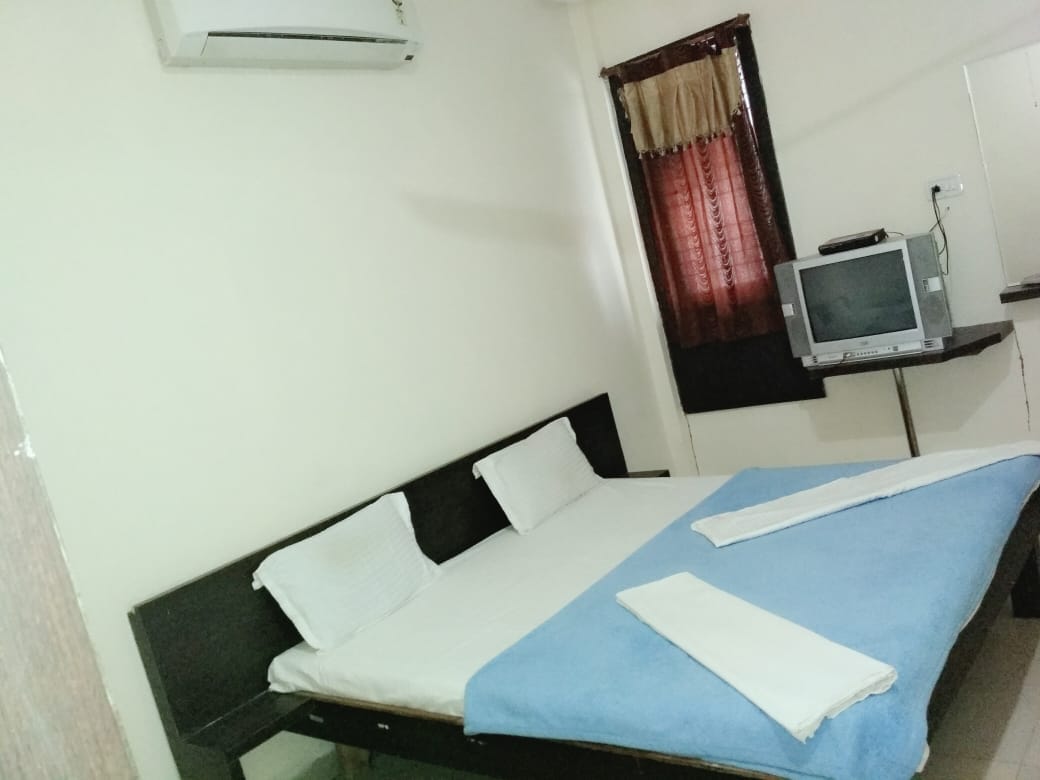 Hotel Aishwarya - Tap to explore photos