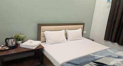 Shree Rajeshwar Bhawan Ayodhya Room Type - Double Bed Ac Room