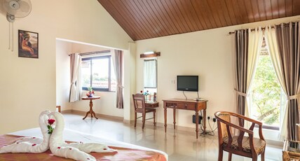 Violet Woods-The infinity Pool Resort Room Type - Deluxe Villa Room
