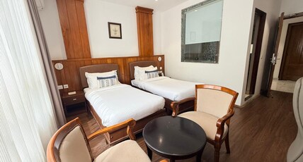 Hotel Vivor Room Type - Premium Twin