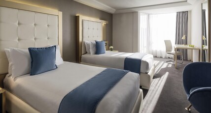 M Room Type - Premium Twin Partial Sea View