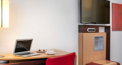 Novotel Kayseri Room Type - Superior Room with 1 queensize bed and sofa