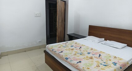 Hotel Sri hari by Hungry house Room Type - Bedroom 3