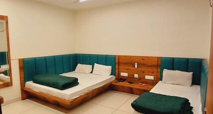 Hotel Shipra Avenue Room Type - Deluxe Triple Bed