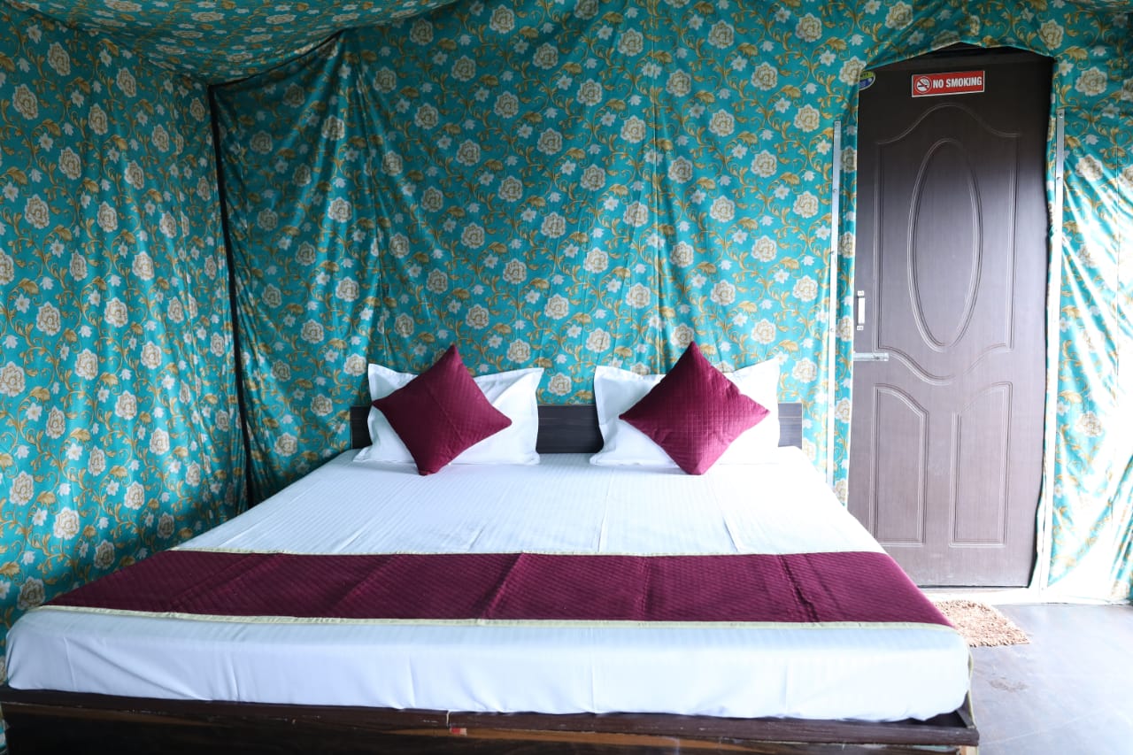 Camp O Baramasa | Mountain-view Rooms - Tap to explore photos