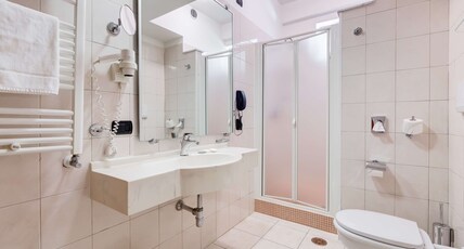 Best Western Hotel Rocca Room Type - 1 King Bed, Comfort Room, Extra Bed
