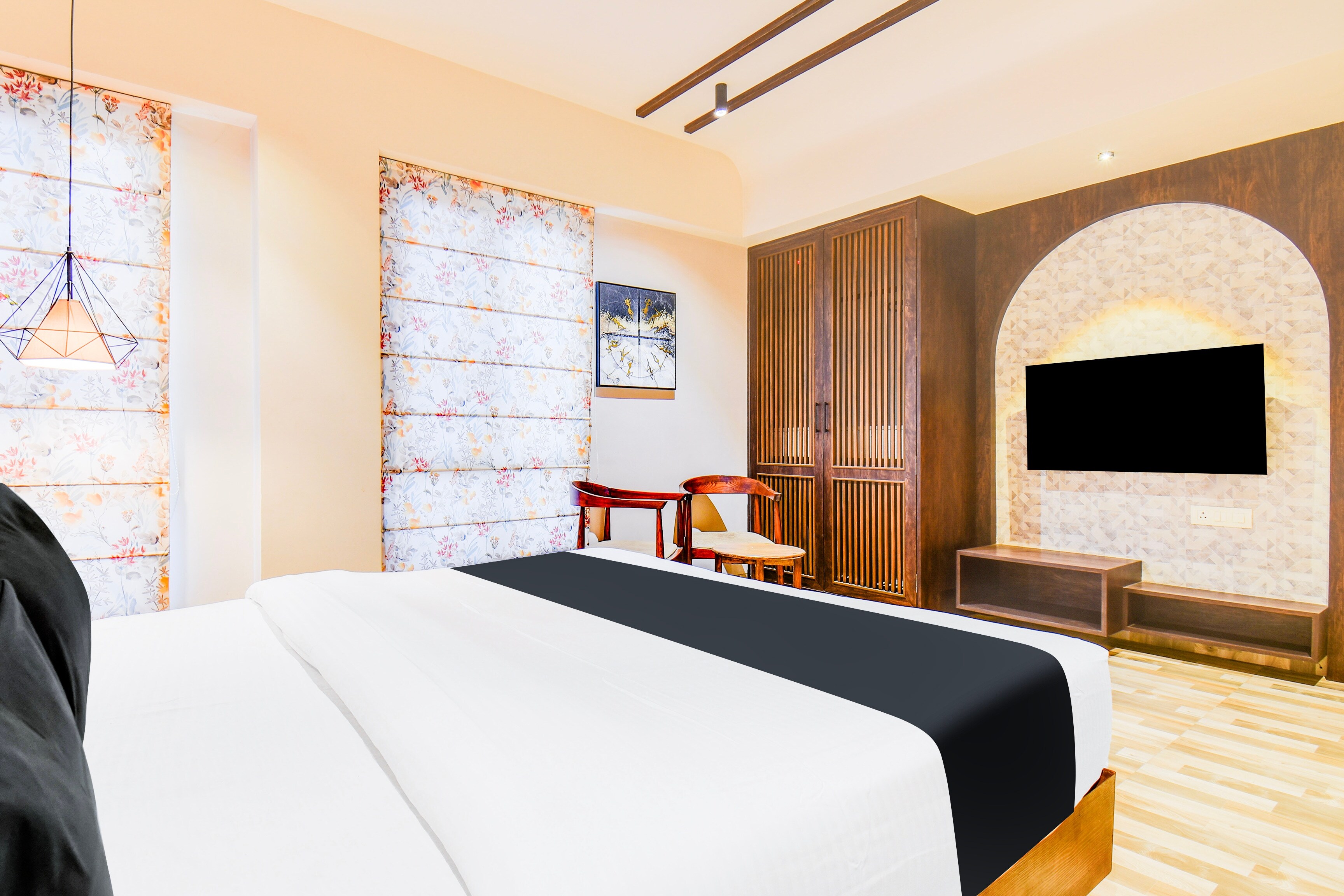 Collection O Abssolute Homtel - Tap to explore photos