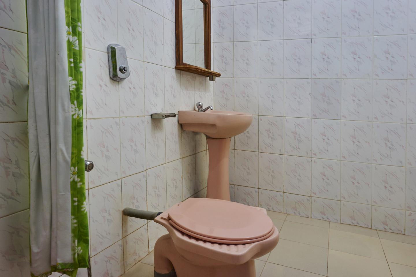 Aston Ajoy Home Comfort | Rooms & Kitchen - Tap to explore photos