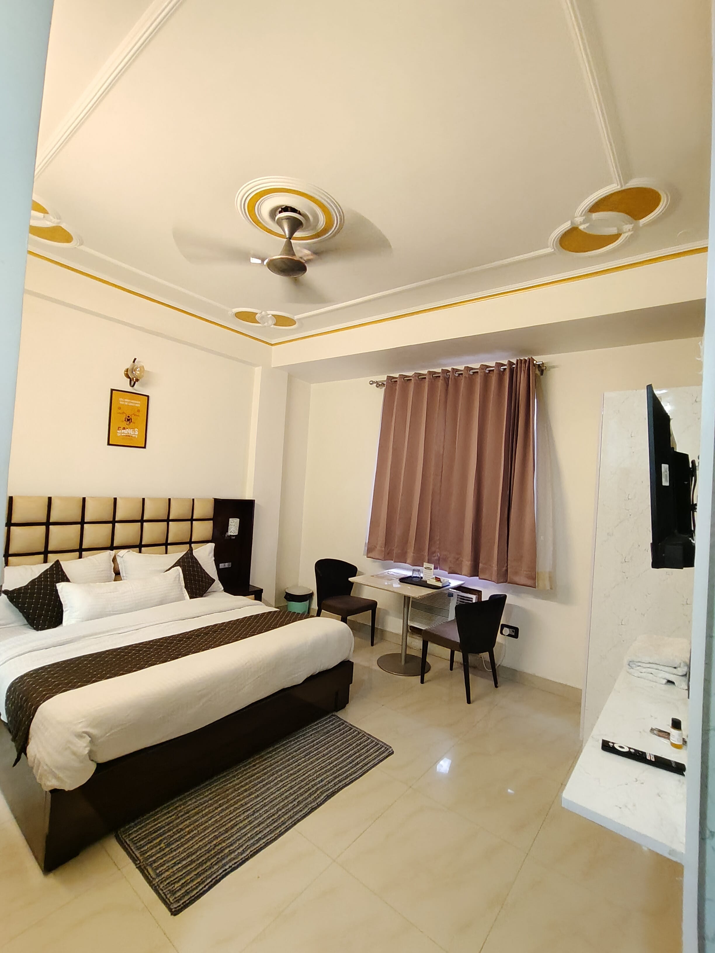 NEW IMPERIAL HOTEL - Tap to explore photos