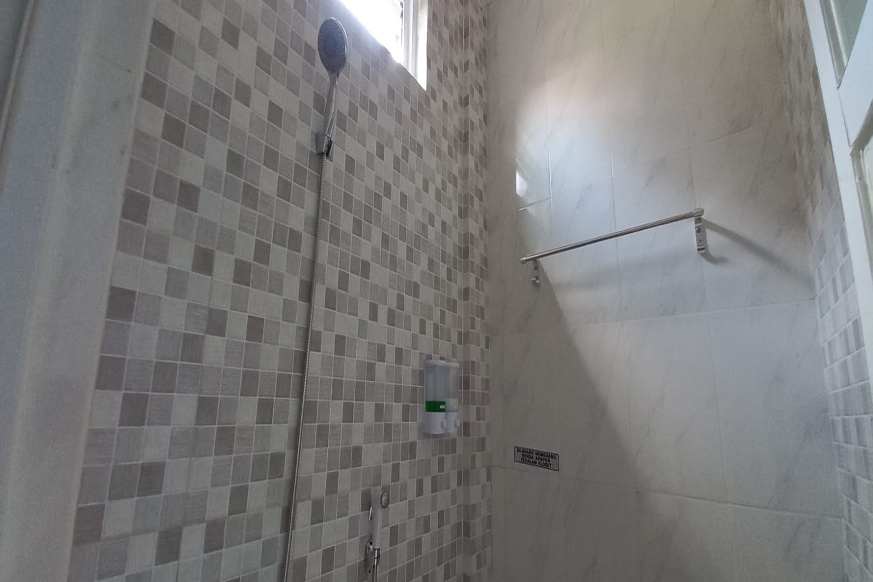 Hotel O Setia Budi Guest House 2 - Tap to explore photos