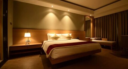 Kiranshree Grand Room Type - Presidential Suite (Free 2 Way Airport Transfer , Balcony and BathTub )