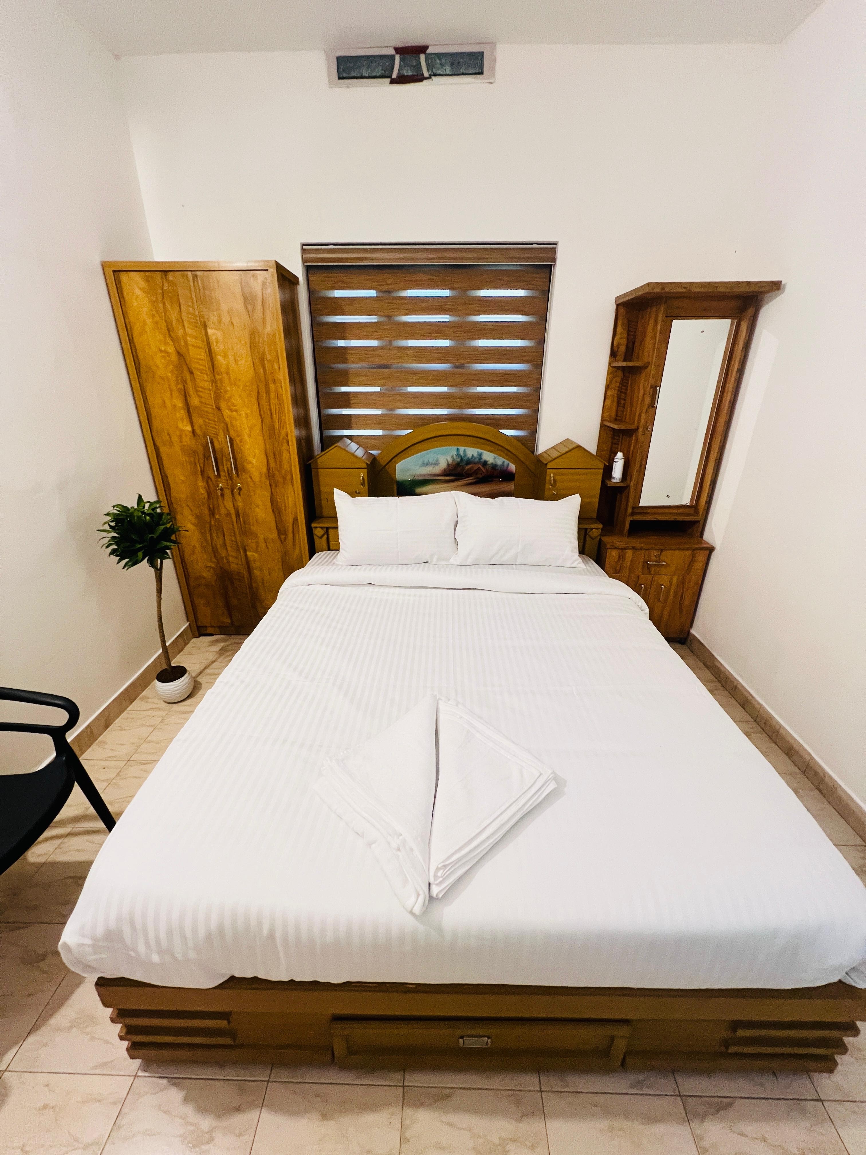 Elowen Homestay and Rooms - Tap to explore photos