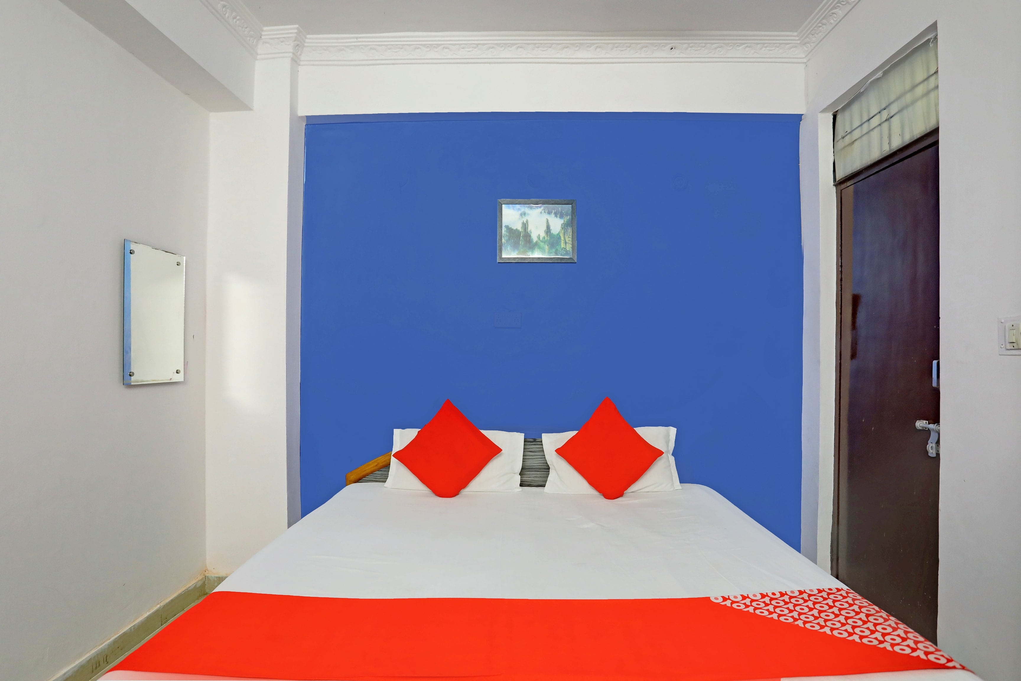Hotel O APM Palace - Tap to explore photos