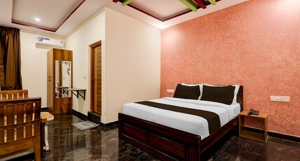 Hotel O Day & Night Palace Room Type - Classic