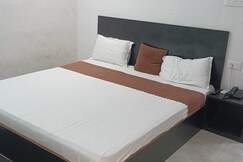 Address of Hotel O DEV DARSHAN PAYING GUEST HOUSE
