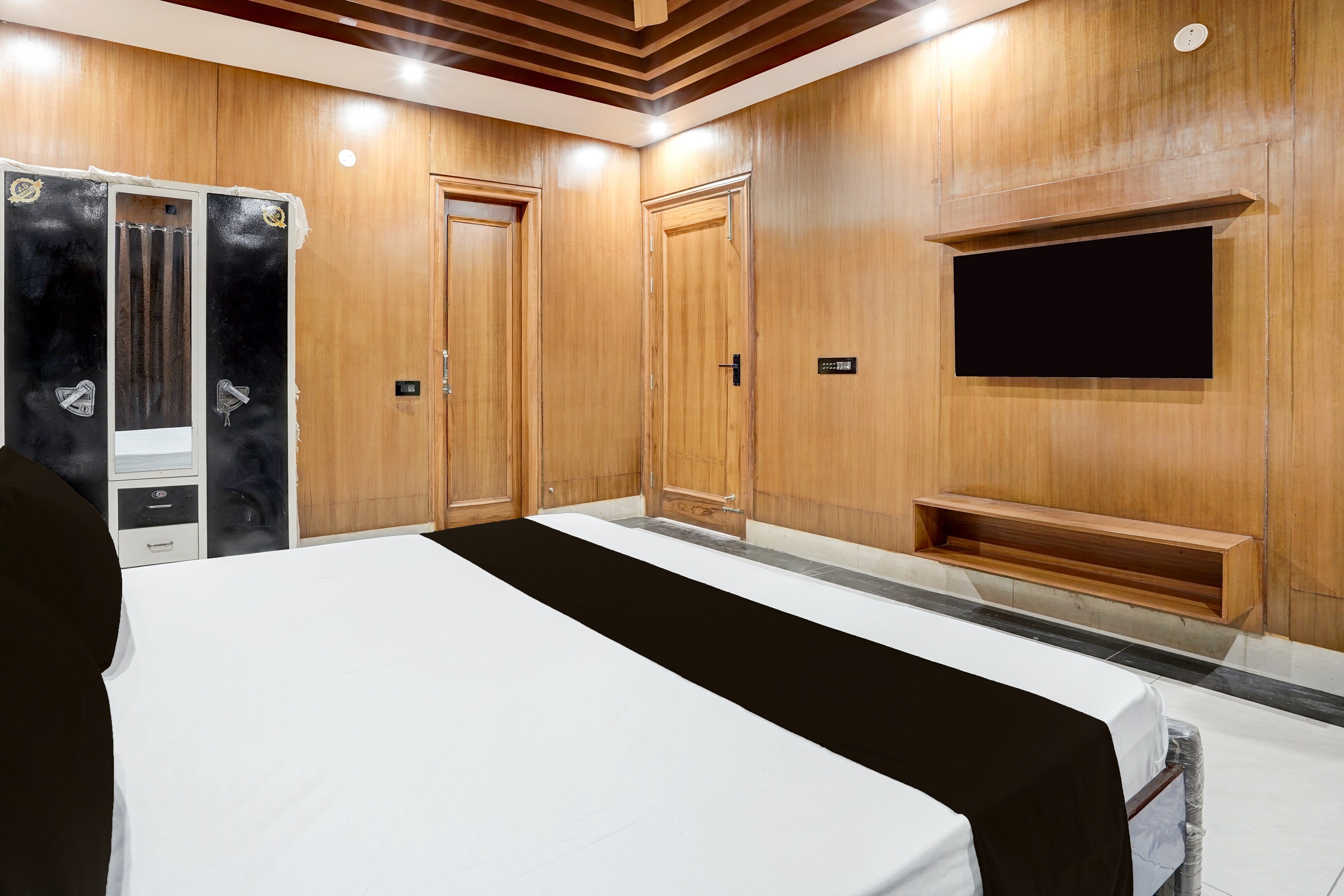 Hotel O zora - Tap to explore photos