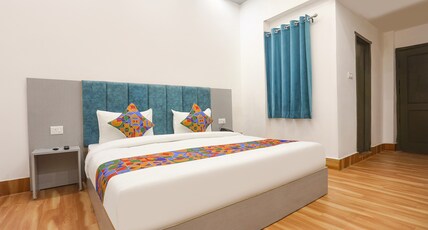 FabHotel Villa The Suites - Nr. Prayagraj Junction Room Type - Deluxe Room