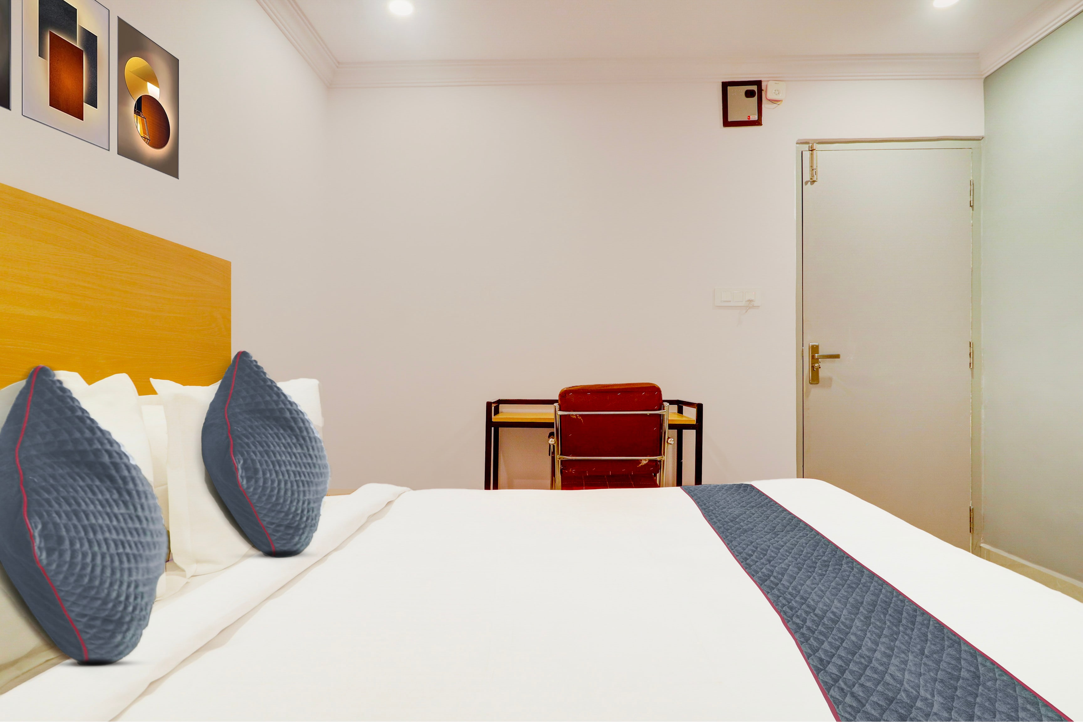 Super Townhouse SR Nagar Near RCC Premier - Tap to explore photos