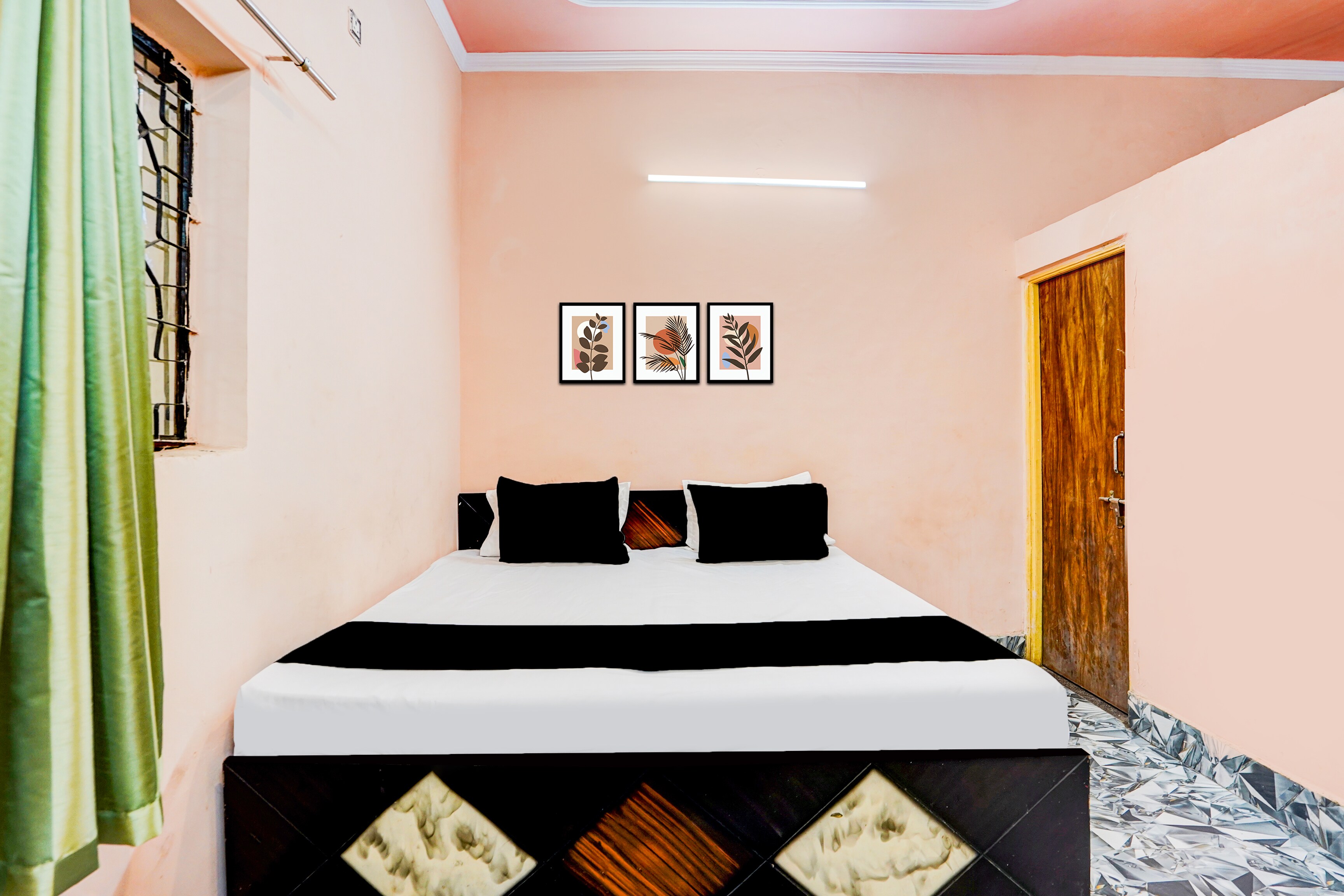 SPOT ON Hotel Homestay - Tap to explore photos