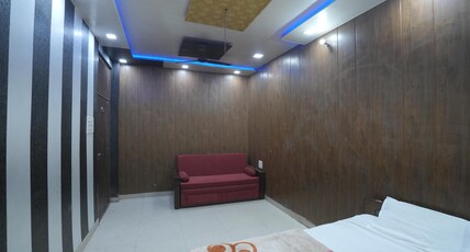 Aaradhy Yatri Sadan Room Type - Double Bed Standard Room