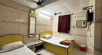 Gulistan Guest House Room Type - Three Bed AC