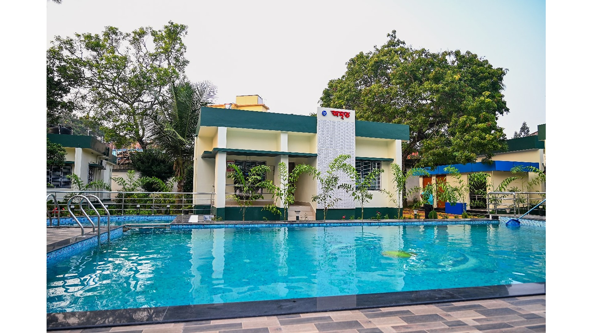 Bhorpet Resort - Luxury Cottages with Swimming Pool - Tap to explore photos