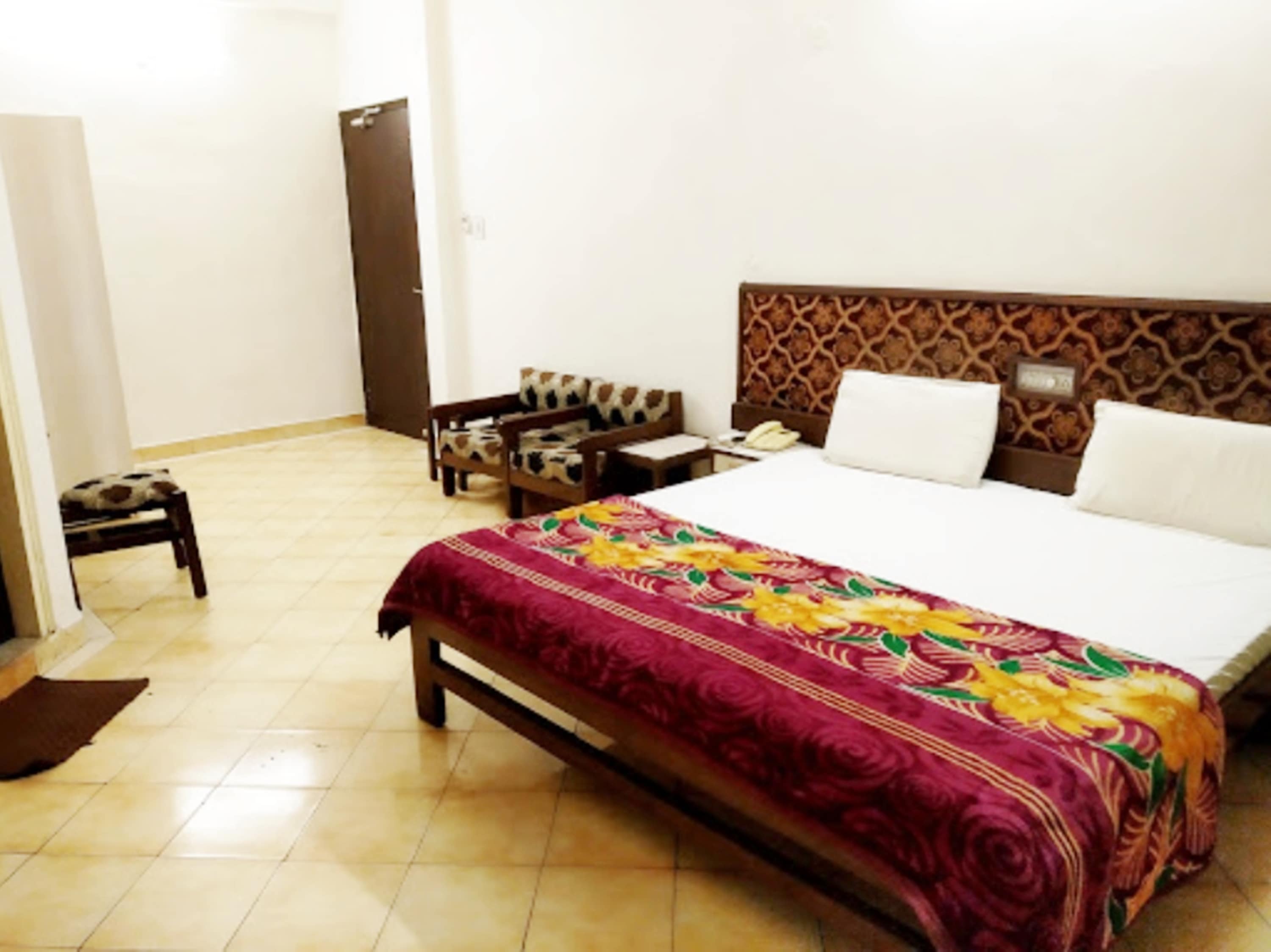 Hotel Amulya Shri - Tap to explore photos