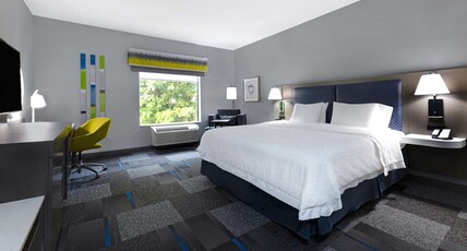 Hampton Inn & Suites by Hilton Nacogdoches Room Type - 1 KNG ACCESSIBLE TUB NS