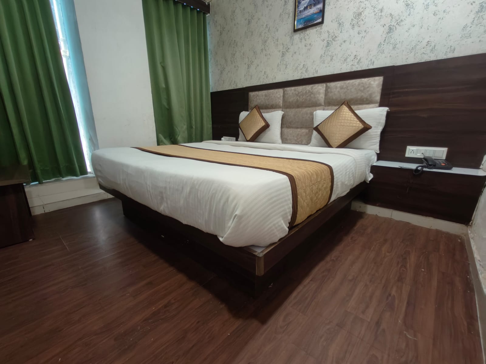 Hotel Sarovar Inn CG Road - Tap to explore photos