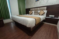 Hotel Sarovar Inn CG Road