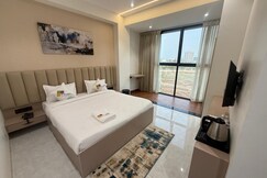 TTURA Kitchen Bar Rooftop & Rooms