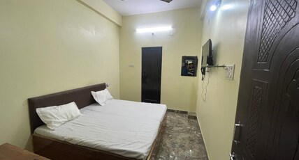 Hotel Bharat Room Type - LUXURY ROOM