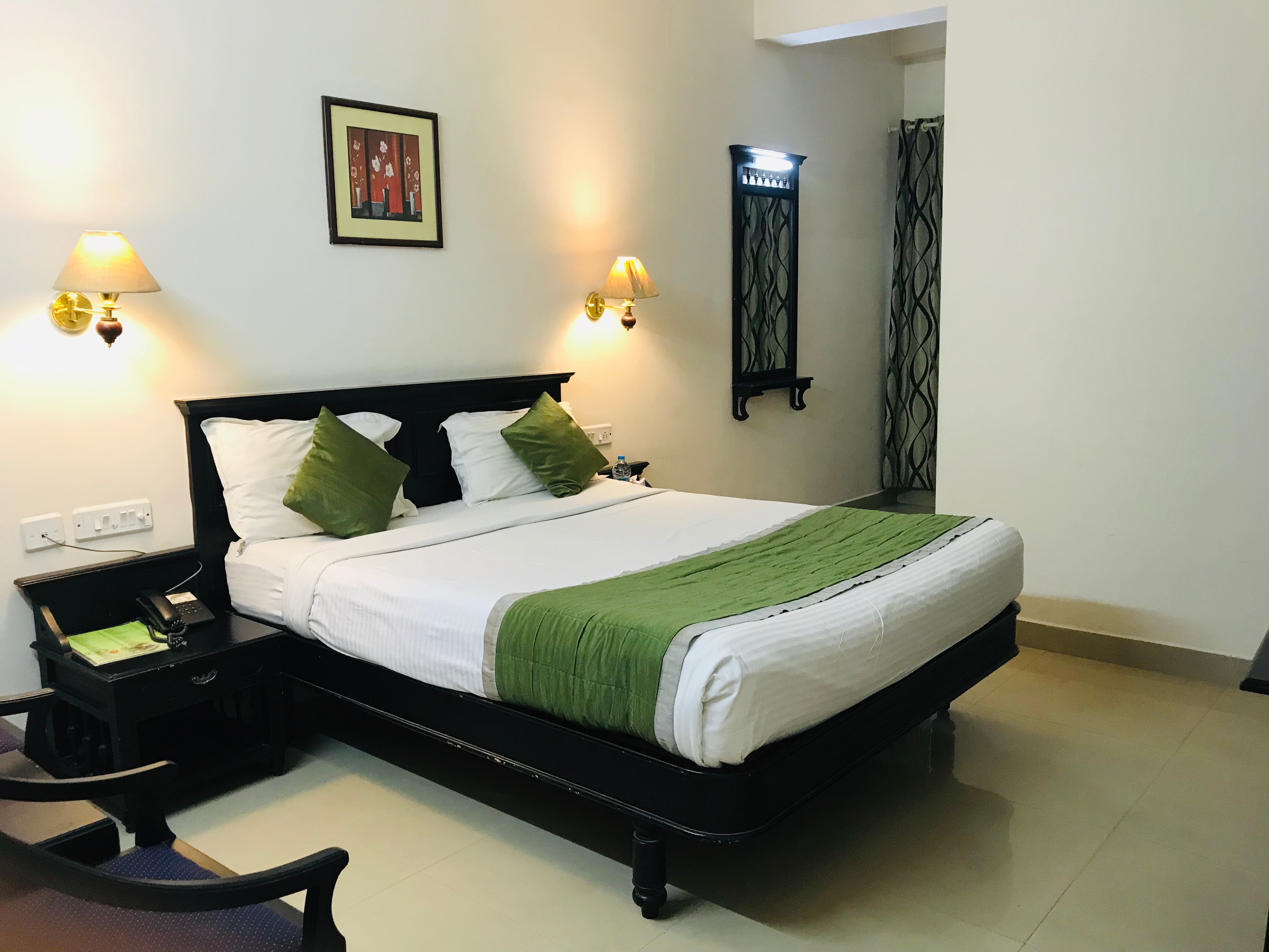 BELLMOUNT MUNNAR - Tap to explore photos