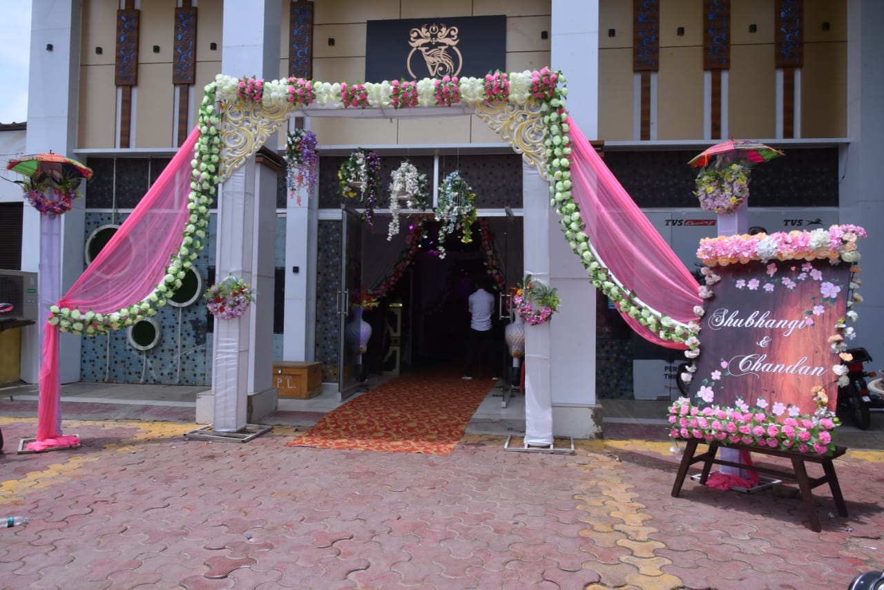 Hotel Vidur Pukhrayan - Tap to explore photos