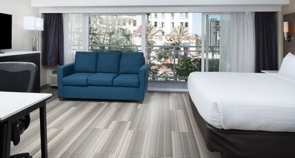 Holiday Inn Express San Diego Downtown Room Type - 1 King Bed Suite