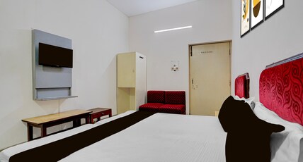 Hotel O S R International Room Type - Classic
