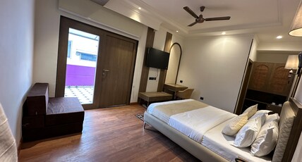 Temple City by Novelty Room Type - Suite