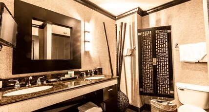 Prestige Lakeside Resort, BW Premier Collection Room Type - Suite-1 King Bed, Non-Smoking, Jetted Tub, Balcony, Rain Shower, Wine Cooler Fridge, Desk
