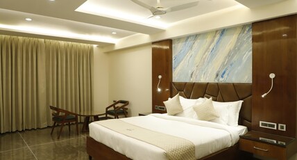 V K Grand Room Type - Suite Room