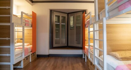 Amsterdam Hostel San Francisco Room Type - Bed in 6-Bed Female Dormitory Room - Private Bathroom Amsterdam Hostel San Francisco Room Type - Bed in 6-Bed Female Dormitory Room - Private Bathroom