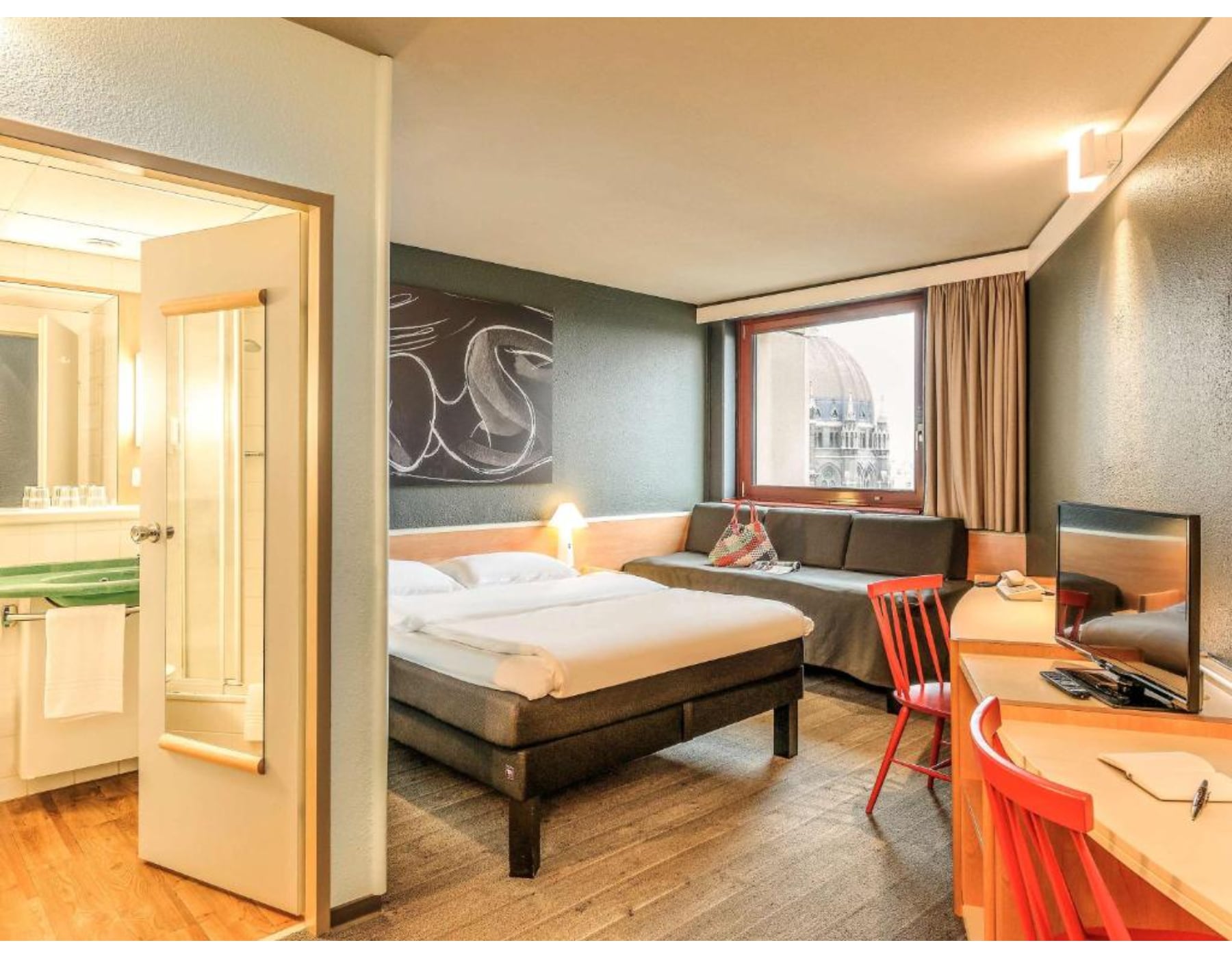 Mercure Wien City - Tap to explore photos
