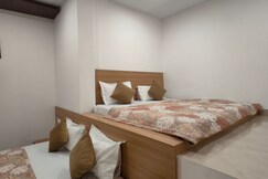 Golden Oak - 5min walk from Golden Temple