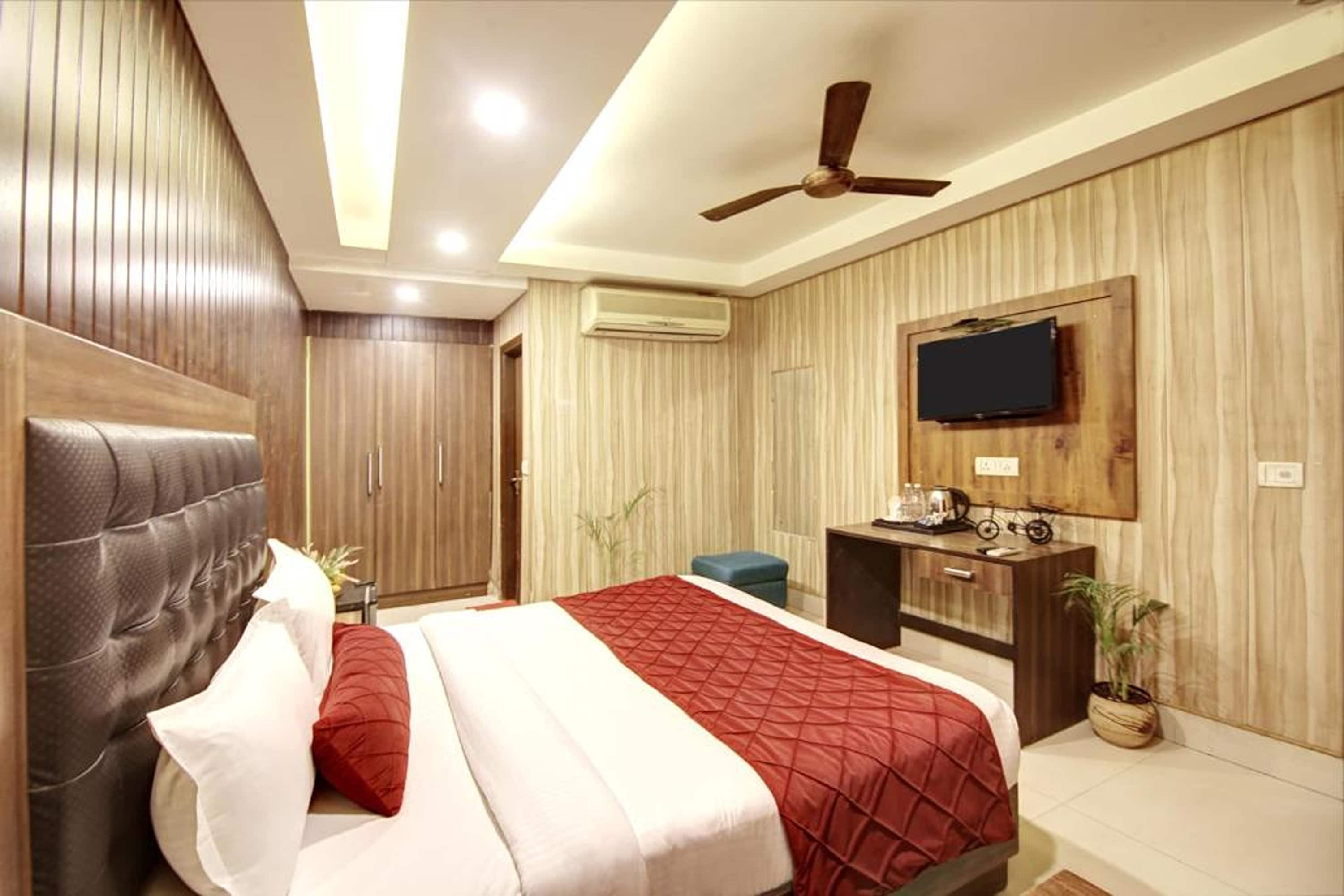 Hotel RTS By SMART GROUP - Tap to explore photos