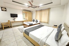 Hotel Polovictory INN- Private Parking Inside Hotel