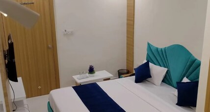 Hotel O M D Palace Room Type - Classic